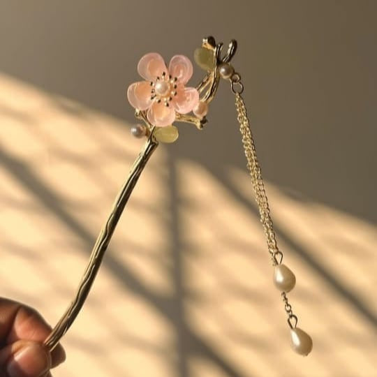 exquisite Vintage Floral Hair Stick